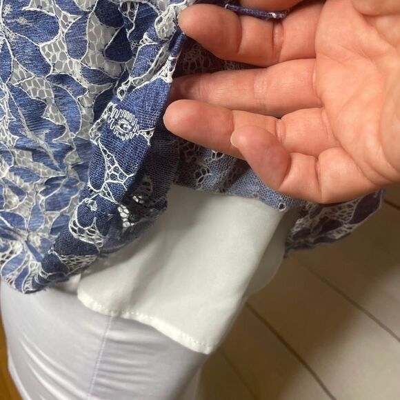 Code x Mode blue white lace off shoulder crop top medium - Picture 6 of 8